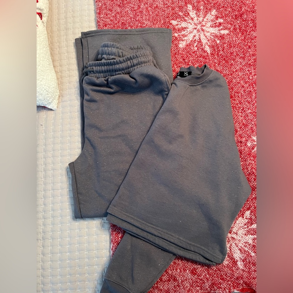 2 piece set size large, only worn once